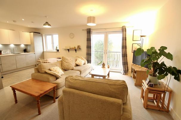 2 bedroom flat to rent - Photo 1