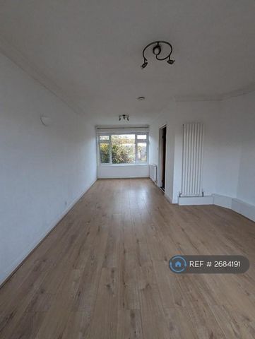 2 bedroom terraced house to rent - Photo 2