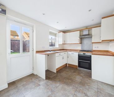 2 bedroom end of terrace house to rent - Photo 4