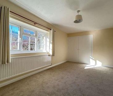 Dora's Green, Farnham, GU10 - Photo 5