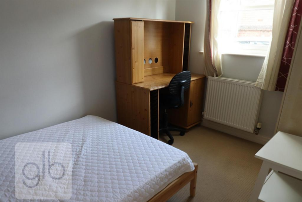 6 bedroom terraced house to rent - Photo 1