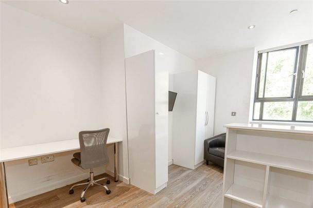 St. Stephens House, - Photo 1