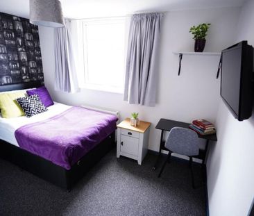 5 bedroom terraced house to rent - Photo 4