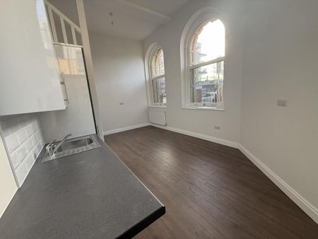 Studio to rent - Photo 2