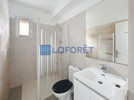 House - Photo 2