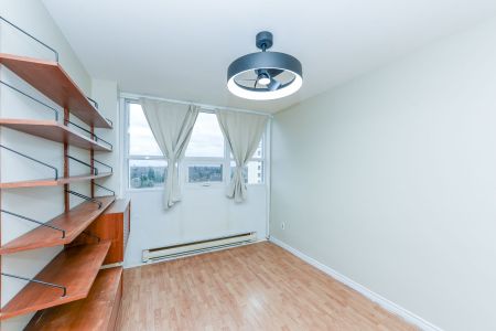 For Lease - 2323 Confederation Parkway Unit# 1003, Mississauga, Ontario - Photo 2
