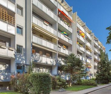 Helle, familienfreundliche 3-Zimmerwohnung im 1.OG mit Balkon! - Photo 2