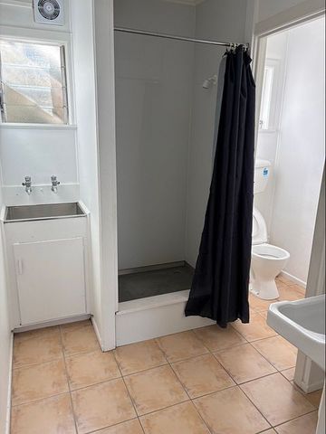 Sunny Cosy 2bdrm Flat! - Photo 4