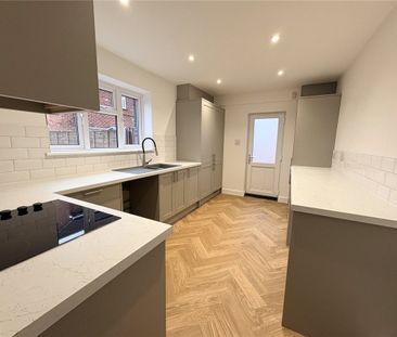 Stafford Avenue, Balderton, Newark, Nottinghamshire, NG24 - Photo 1