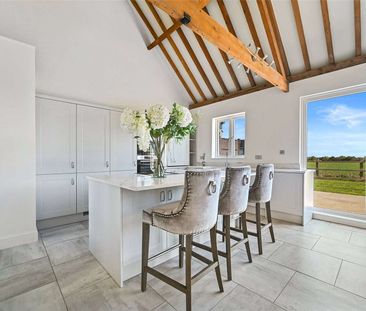 An impressive four bedroom renovated Barn conversion in a idyllic r... - Photo 3