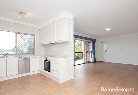 Two Bedroom Unit with Huge City Views - Photo 5