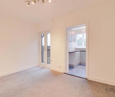 2 bedroom semi-detached house to rent - Photo 3