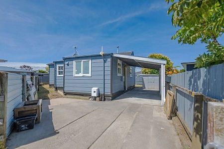 Charming 3BR Home with Garden - Photo 4