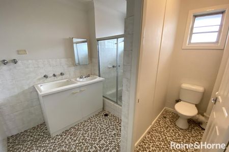 Cozy one-bedroom retreat - Photo 4