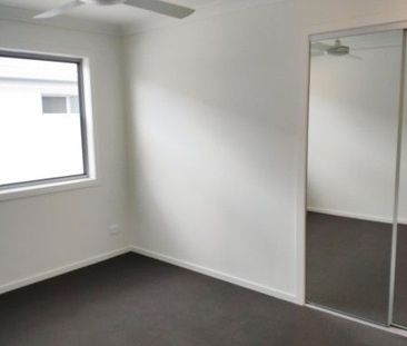 Executive Modern Designed Family Home - Photo 1