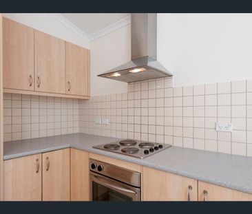 Charming Cottage in a Prime City Fringe Location! - Photo 3