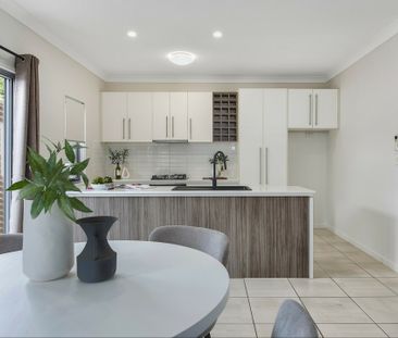 Air Conditioned 3 Bedroom Townhouse In Boutique Gordon Park Complex... - Photo 3