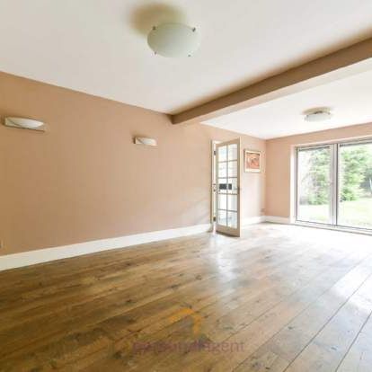 3 bedroom property to rent in Epsom - Photo 1