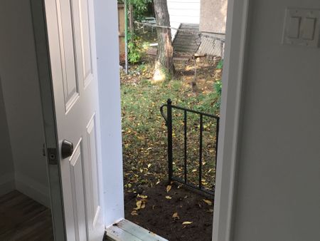 For Lease - 163 Welland Avenue Unit# Rear Unit, St. Catharines, Ontario - Photo 4