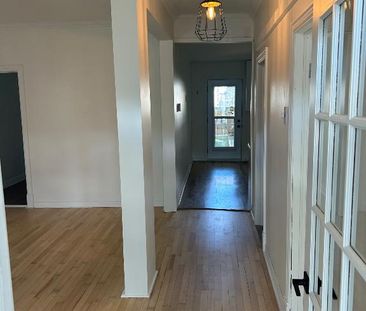 Très beau logement 4 1/2 près de promenade Bellerive! - Photo 2