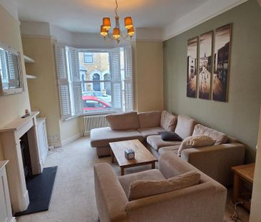 4 bedroom terraced house to rent - Photo 3