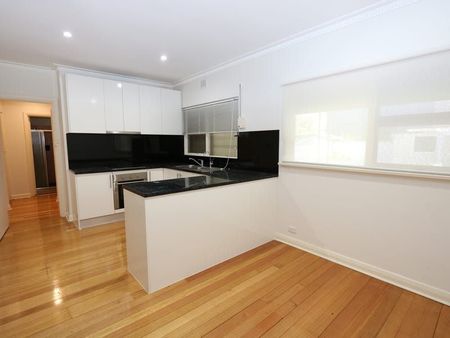 Spacious Family Home - Photo 4
