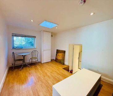 Finchley Road, London, NW11 - Photo 5
