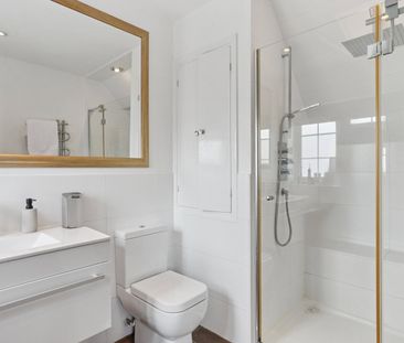 Long Lodge Drive, Walton-on-Thames, Surrey, KT12 - Photo 3