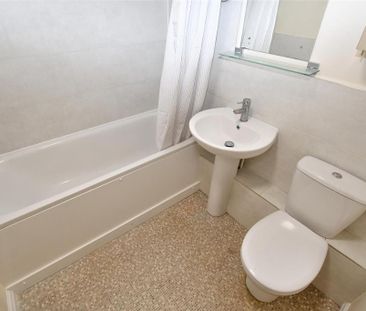 2 bedroom flat to rent - Photo 6