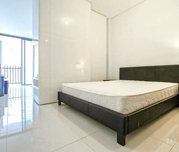 Fully Furnished One-Bedroom Apartment in Central Park – Move Straight In - Photo 4