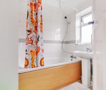 3 bedroom semi-detached house to rent - Photo 6