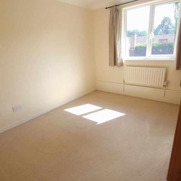 Oriental Road, Woking - 1 bedroomProperty for lettings - Seymours - Photo 1