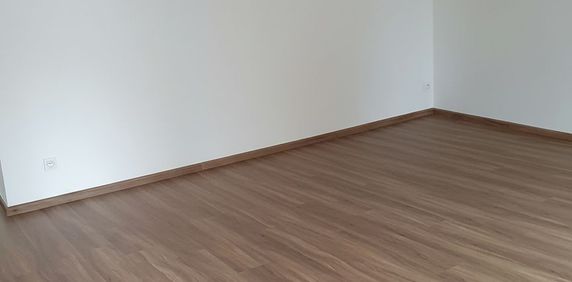 Location Appartement 2 pièces 42m² TESSY BOCAGE 50420 - Photo 2