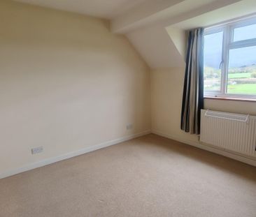 4 bedroom detached house to rent - Photo 4