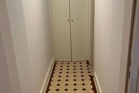 Charmante 1-Zimmer-Altbau-Souterrain-Wohnung im Grünen... - Foto 5