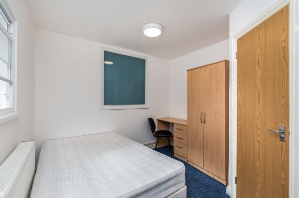 Guildhall Walk, Portsmouth - Photo 1