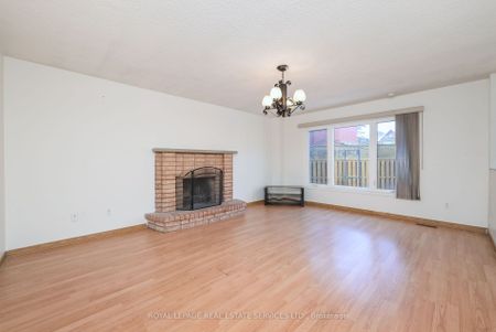 Detached Home For Lease | W8063042 - Photo 5