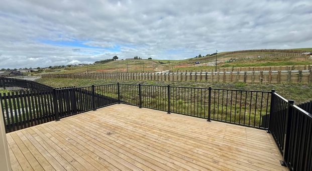 Low maintenance in popular Pukekohe - Photo 1