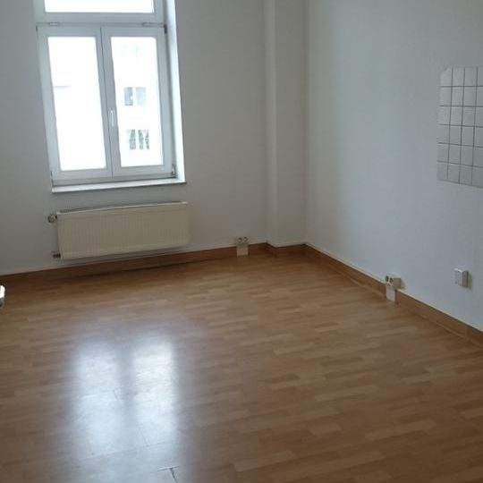 3-R- Wohnung, 88qm, 1.OG, zentral Nähe Anger, mit Balkon, ab März - Foto 1