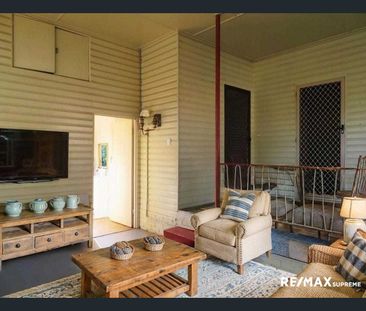 Spacious Home on 1,234m² with Outstanding Exposure - Photo 4