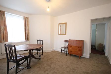 2 bedroom maisonette to rent - Photo 4