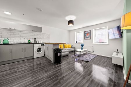 2 Bed Terraced House, Manor House Lane, BS14 - Photo 3