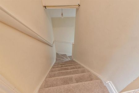 2 bedroom maisonette to rent - Photo 5