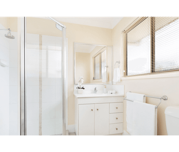 Great Location With Pool! - Photo 5