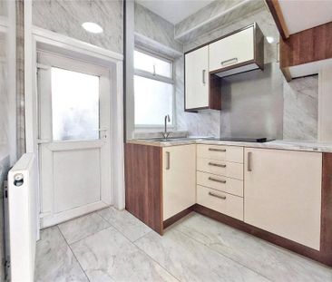 2 bedroom terraced house to rent - Photo 3