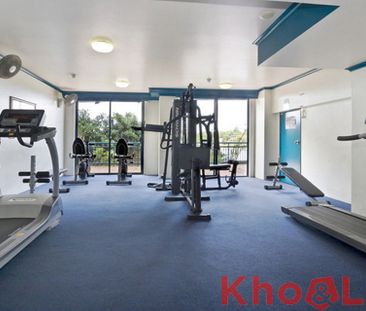 2 BEDROOM APARTMENT IN 'BAYVIEW TOWERS' - Photo 6