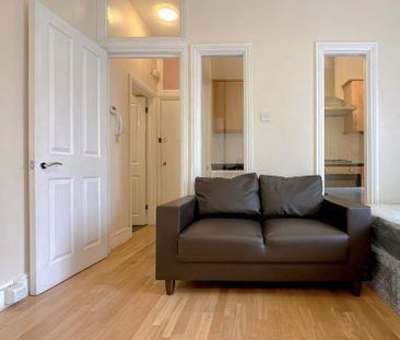 Studio to rent - Photo 2