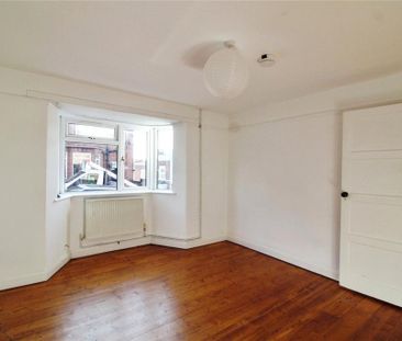 4 bedroom terraced house to rent - Photo 5