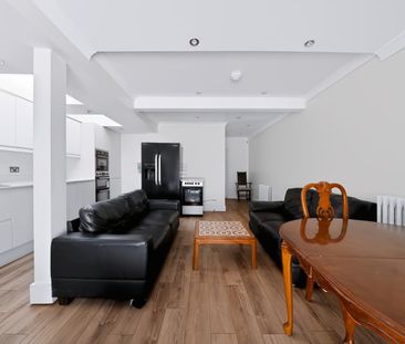 Room in a Shared House, Mysore Road, SW11 - Photo 2