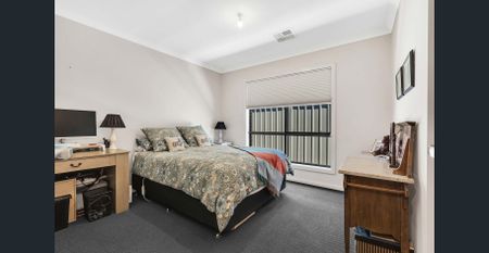 Beautifully Updated Family Home! - Photo 4